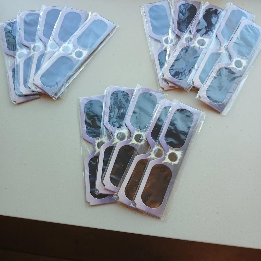 Solar Eclipse Viewing Glasses.  15 Pairs - Picture 7 of 8
